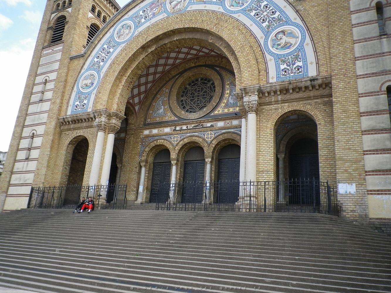 282 cathedrale d'oran fermee.JPG